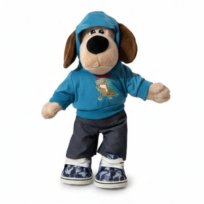 knuffelhond met dino hoodie en jeans